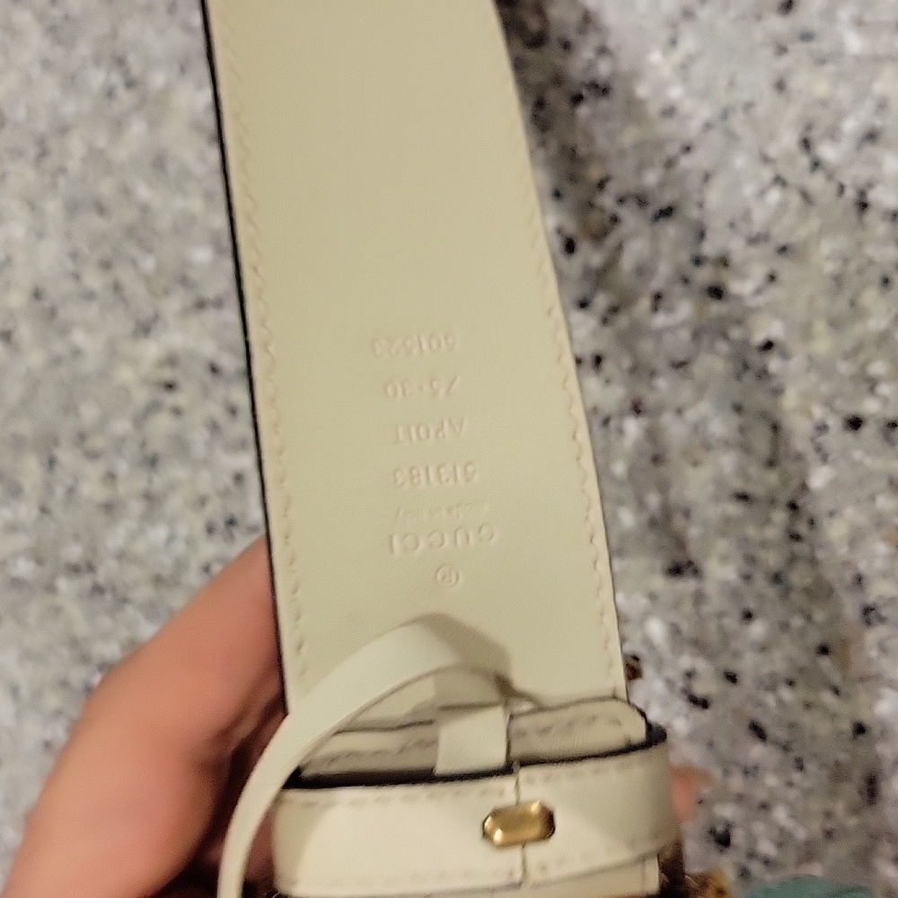 Gucci Cream Belt with Multicolor Gem Buckle - Picture 3 of 5